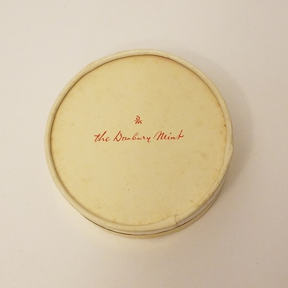 The 1985 Danbury Mint Christmas  Sculpture in Crystal Letter for Santa in Box - Picture 9 of 9